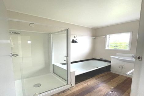 Photo of property in 64 Sylvan Crescent, Te Atatu South, Auckland, 0610