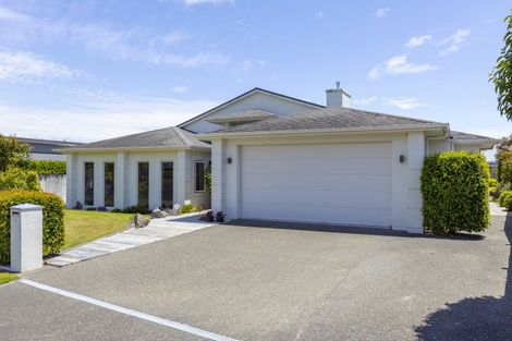 Photo of property in 25 Magnolia Rise, Waipahihi, Taupo, 3330