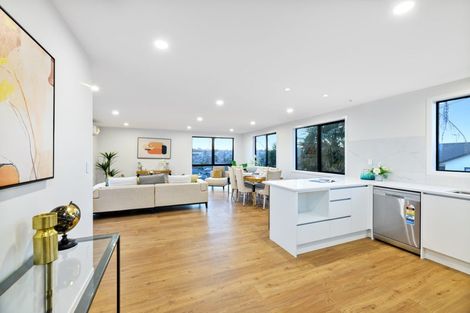 Photo of property in 18 Hercules Drive, Henderson, Auckland, 0612
