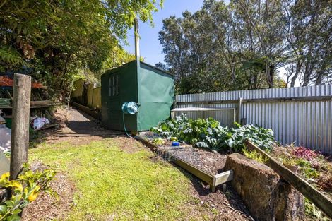 Photo of property in 2 Byron Place, Whalers Gate, New Plymouth, 4310