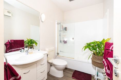 Photo of property in De Vere Apartments, 10/23 Tennyson Street, Te Aro, Wellington, 6011