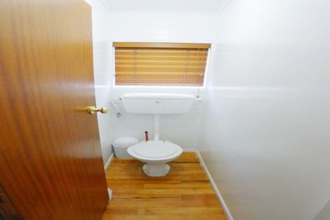 Photo of property in 15 Woodcote Drive, Glenfield, Auckland, 0629