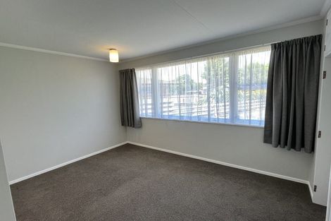 Photo of property in 27 Mokau Place, Terrace End, Palmerston North, 4410