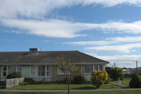 Photo of property in 35a Wychwood Crescent, Bishopdale, Christchurch, 8053