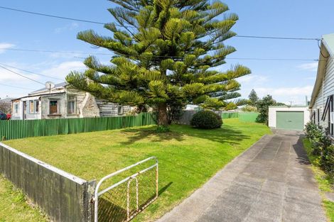 Photo of property in 21 Hood Street, Castlecliff, Whanganui, 4501