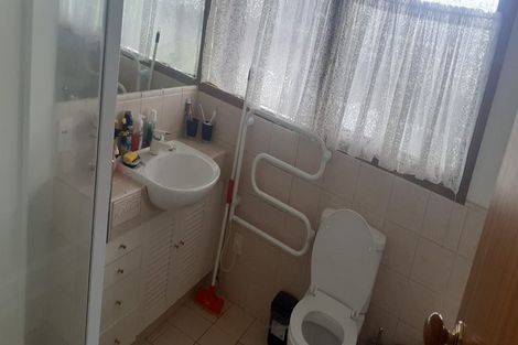 Photo of property in 212 Forrest Hill Road, Forrest Hill, Auckland, 0620