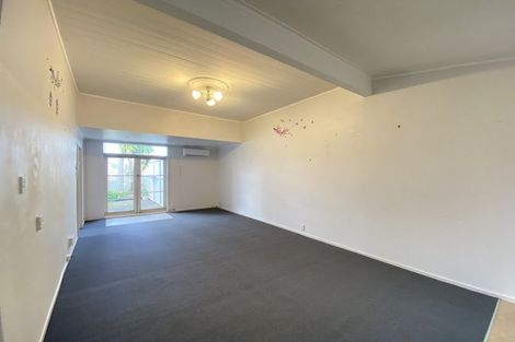 Photo of property in 24 Tiri Tiri Road, Birkdale, Auckland, 0626