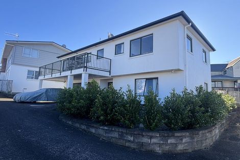 Photo of property in 931 Whangaparaoa Road, Manly, Whangaparaoa, 0930