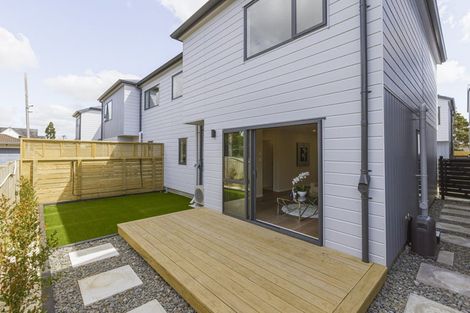 Photo of property in 8/43 Clevedon Road, Papakura, 2110