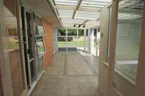 Photo of property in 392 Mangorei Road, Merrilands, New Plymouth, 4312