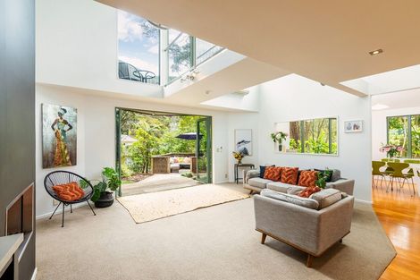 Photo of property in 11a Woodfern Crescent, Titirangi, Auckland, 0604