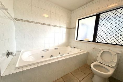 Photo of property in 10 Marina Heights, Half Moon Bay, Auckland, 2012