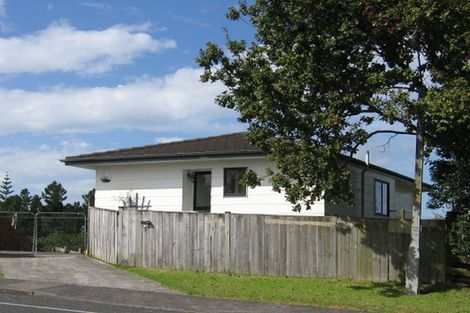 Photo of property in 3 Benchmark Drive, Massey, Auckland, 0614
