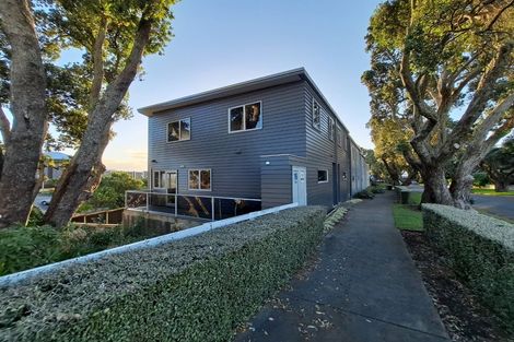 Photo of property in The Strand, 1/16 Ronald Street, Strandon, New Plymouth, 4312