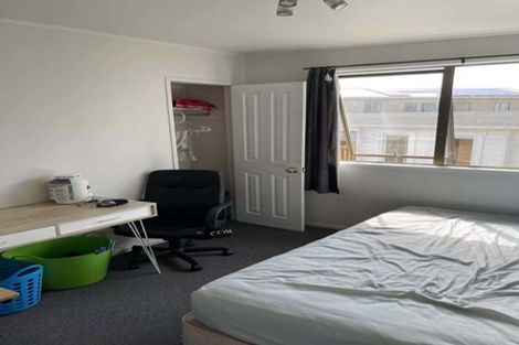 Photo of property in 16 Massine Place, Randwick Park, Auckland, 2105