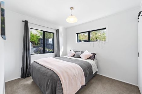 Photo of property in 5b Kauri Road, Stanmore Bay, Whangaparaoa, 0932