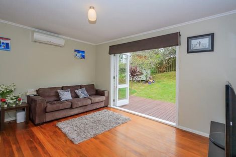 Photo of property in 1/23 Neal Avenue, Glenfield, Auckland, 0629