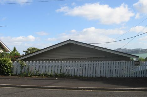 Photo of property in 2/15a Kerr Street, Devonport, Auckland, 0624