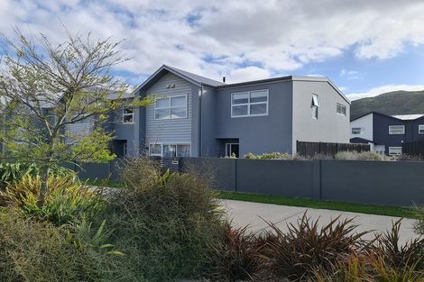 Photo of property in 16 Bluff Road, Kenepuru, Porirua, 5022