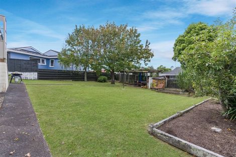 Photo of property in 3 Stansfield Place, Sunnyhills, Auckland, 2010