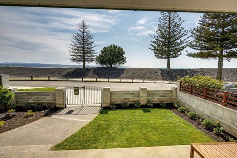 Photo of property in 10 North Terrace, Westshore, Napier, 4110
