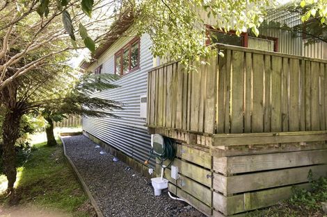 Photo of property in 186 Newlands Road, Newlands, Wellington, 6037