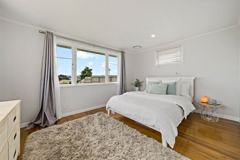 Photo of property in 15 Waione Avenue, Te Atatu Peninsula, Auckland, 0610