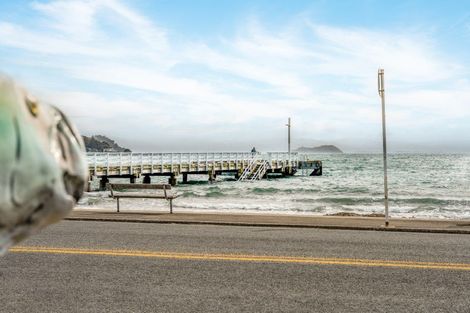 Photo of property in 69 Marine Parade, Seatoun, Wellington, 6022