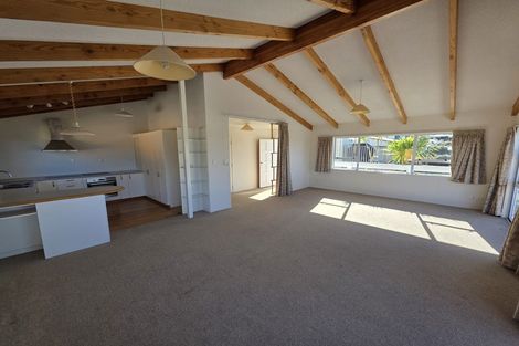 Photo of property in 16 Arohia Place, Snells Beach, 0920