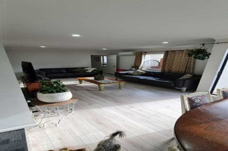 Photo of property in 6 Thornbury Crescent, East Tamaki Heights, Auckland, 2016