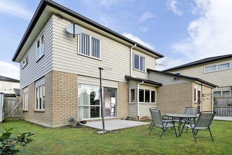 Photo of property in 13 Brashier Circle, Sunnyvale, Auckland, 0612