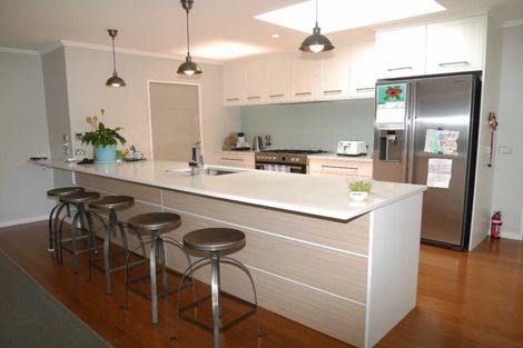 Photo of property in 36 San Priamo Place, Paraparaumu Beach, Paraparaumu, 5032