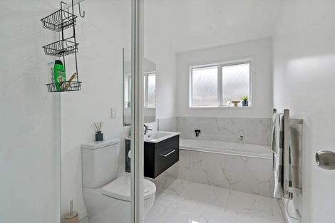 Photo of property in 16 Perla Road, Pukekohe, 2120