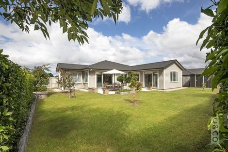 Photo of property in 12 Pohutukawa Parade, Riverhead, 0820