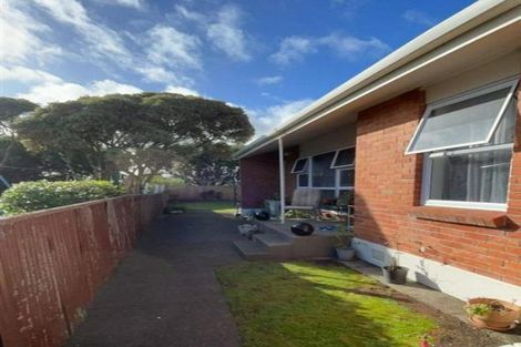 Photo of property in 30 Seafront Road, Castlecliff, Wanganui, 4501