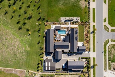 Photo of property in 14 Deans Drive, Wanaka, 9305