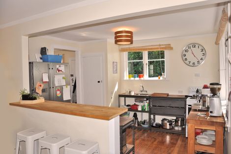 Photo of property in 23 Cumberland Street, Leigh, 0985