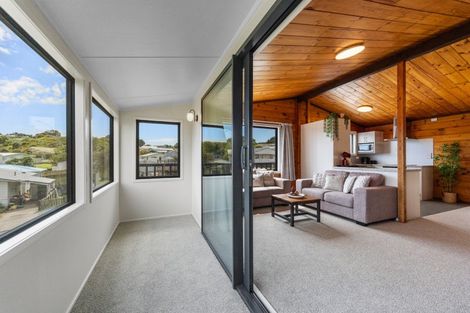 Photo of property in 25 Herekawe Drive, Spotswood, New Plymouth, 4310