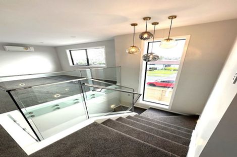 Photo of property in 25a Borrowdace Avenue, Botany Downs, Auckland, 2010