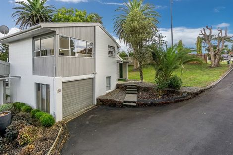 Photo of property in 1/290 Glenfield Road, Glenfield, Auckland, 0629