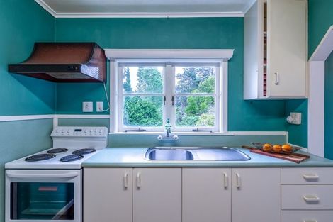 Photo of property in 15 Fairmount Road, Titirangi, Auckland, 0604