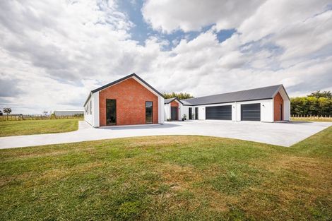 Photo of property in 11 Te Kahu Lane, Halcombe, Feilding, 4779