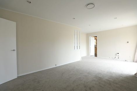 Photo of property in 118 Glenmore Road, Sunnyhills, Auckland, 2010