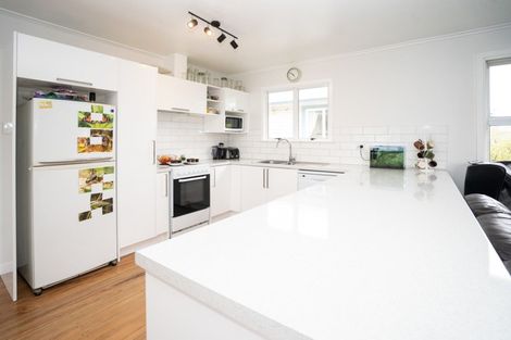 Photo of property in 136 Frankley Road, Frankleigh Park, New Plymouth, 4310