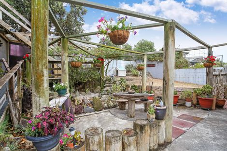 Photo of property in 17 Westside Road, Port Waikato, Tuakau, 2695