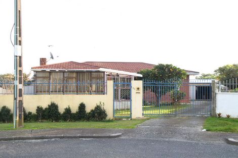 Photo of property in 80 Blake Road, Mangere East, Auckland, 2024