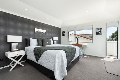 Photo of property in 4b Sunbrae Grove, Mount Maunganui, 3116