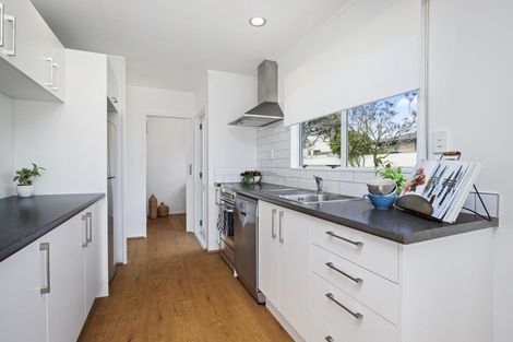 Photo of property in 24 Taihiki Road, Clarks Beach, 2122