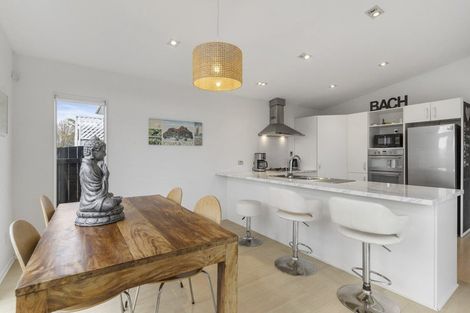 Photo of property in 11 William Bayes Place, Red Beach, 0932