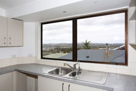 Photo of property in 1 Tremen Place, Pukekohe, 2120